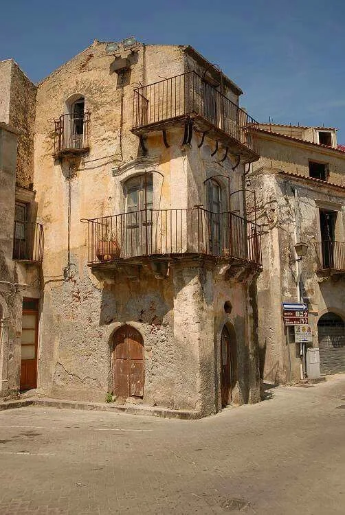 How to Buy 1 Euro Houses in Italy: The Complete 2025 Guide